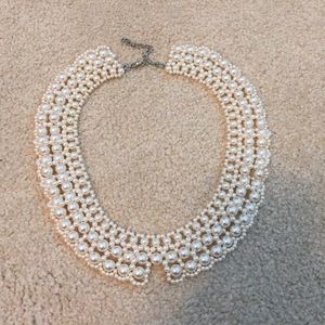 pearl faux peter-pan collar